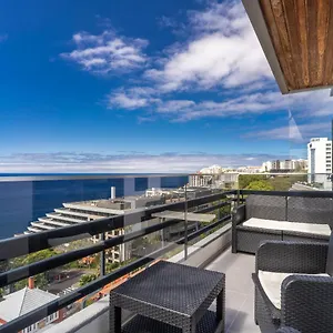  Apartment Monumental